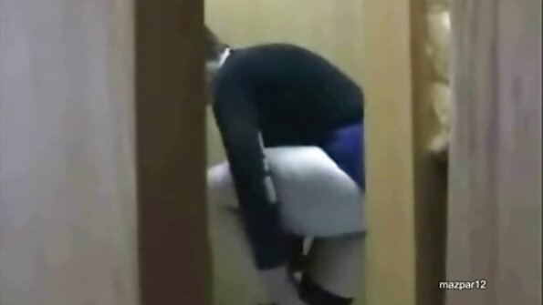 Rina Ellis devine creampied după foraj vaginal greu