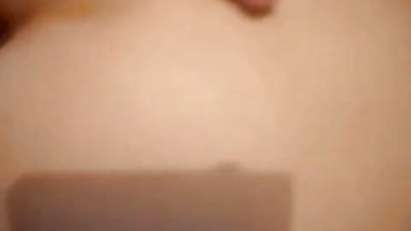 Sex într-o cabană englezească cu curva bustină Aletta Ocean