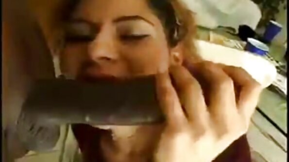 Sexul pentru blondă și brunetă este mai grozav cu penis